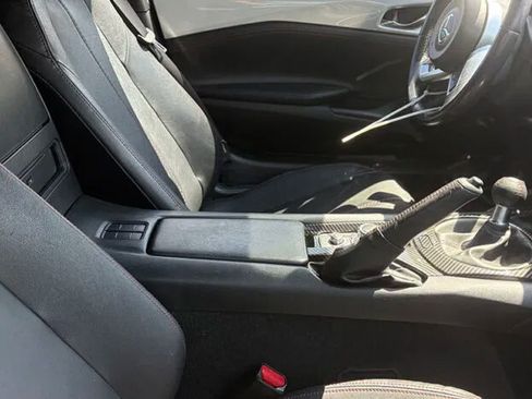 Used 2018 MAZDA MX-5 Miata Grand Touring RWD image 5