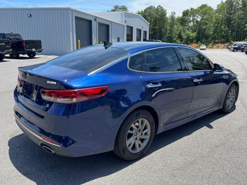 Used 2018 Kia Optima S w/ Panoramic Sunroof Package FWD image 5