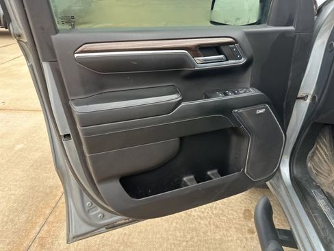 Used 2024 Chevrolet Silverado 1500 LT Trail Boss w/ LT Trail Boss Premium Package AWD/4WD image 7