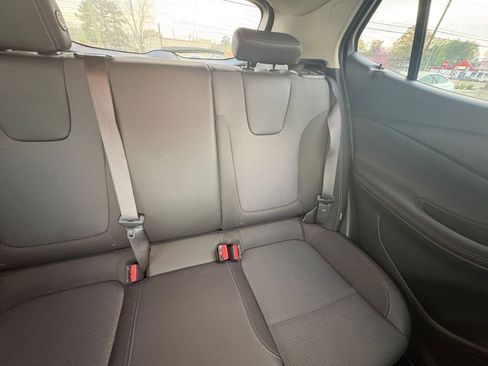 Used 2025 Buick Encore GX Preferred FWD image 36
