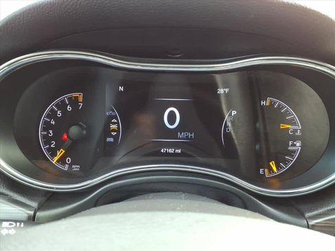 Used 2021 Jeep Grand Cherokee Laredo X image 21