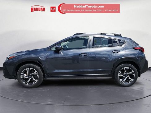 Used 2024 Subaru Crosstrek 2.0i Premium AWD/4WD image 2