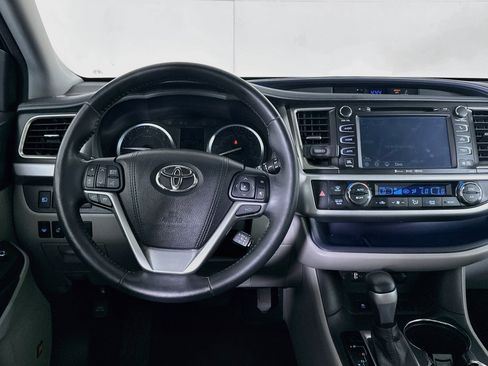 Used 2016 Toyota Highlander Limited Platinum FWD image 18