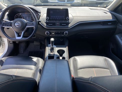 Used 2020 Nissan Altima 2.5 SR FWD image 18