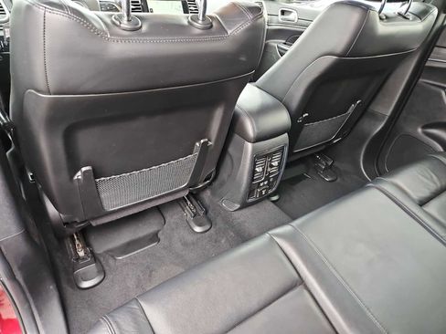 Used 2022 Jeep Grand Cherokee Limited image 19