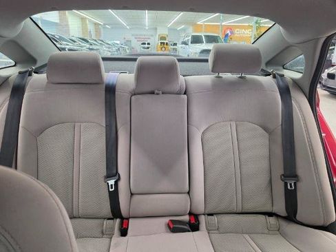 Used 2015 Hyundai Sonata SE FWD image 16