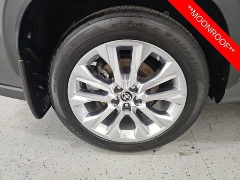 Used 2024 Toyota Highlander Limited AWD/4WD image 7