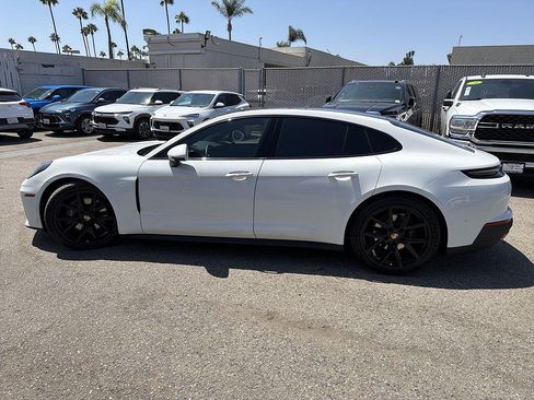 Used 2024 Porsche Panamera image 8