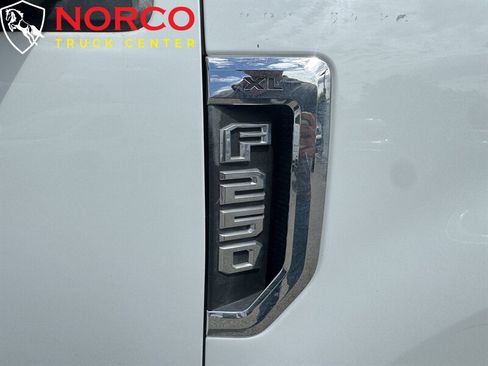 Used 2022 Ford F250 XL w/ Power Equipment Group image 12