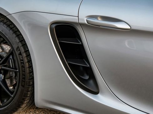 Used 2022 Porsche 718 Cayman image 50