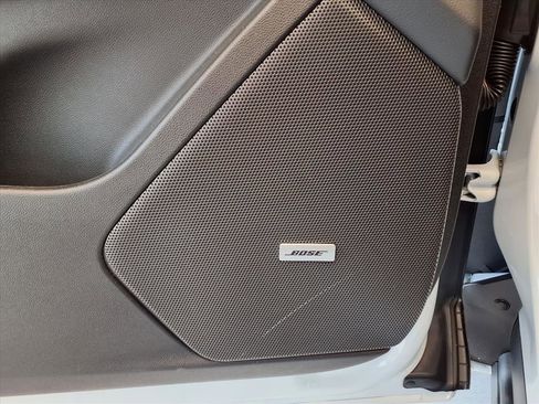 Used 2025 Cadillac XT6 Luxury image 17