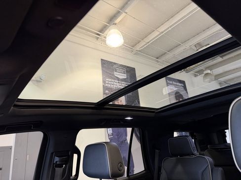 Used 2024 Chevrolet Tahoe Premier image 10