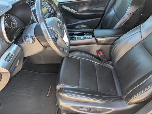 Used 2019 Nissan Maxima 3.5 SL w/ Floor Mat Group FWD image 9