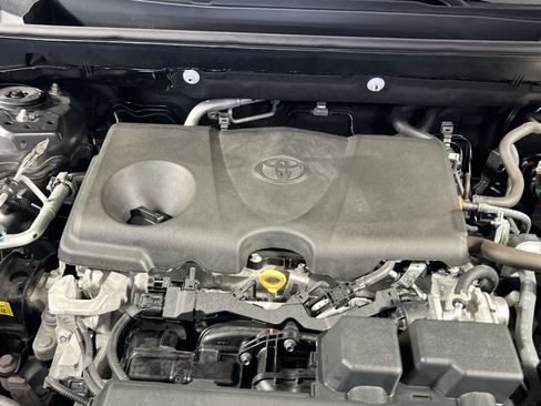 Used 2025 Toyota RAV4 LE AWD/4WD image 29