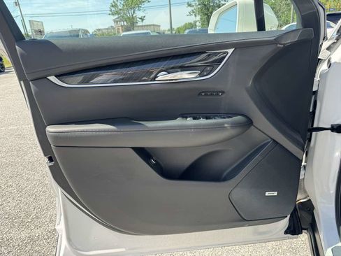 Used 2020 Cadillac XT6 Premium Luxury FWD image 32