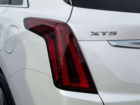 Certified 2024 Cadillac XT5 Premium Luxury image 8