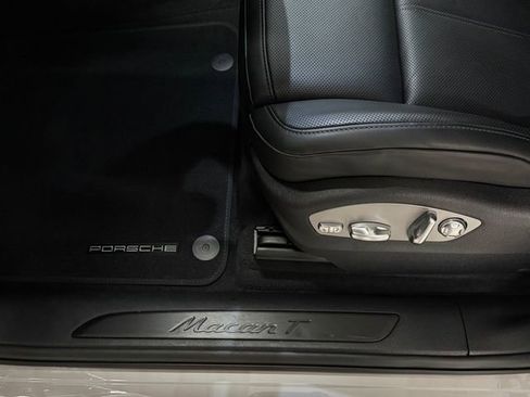 Certified 2026 Porsche Macan AWD/4WD image 27