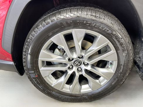 Used 2024 Toyota RAV4 XLE Premium image 14