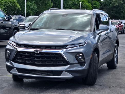 Certified 2024 Chevrolet Blazer LT w/ Convenience Package FWD image 5