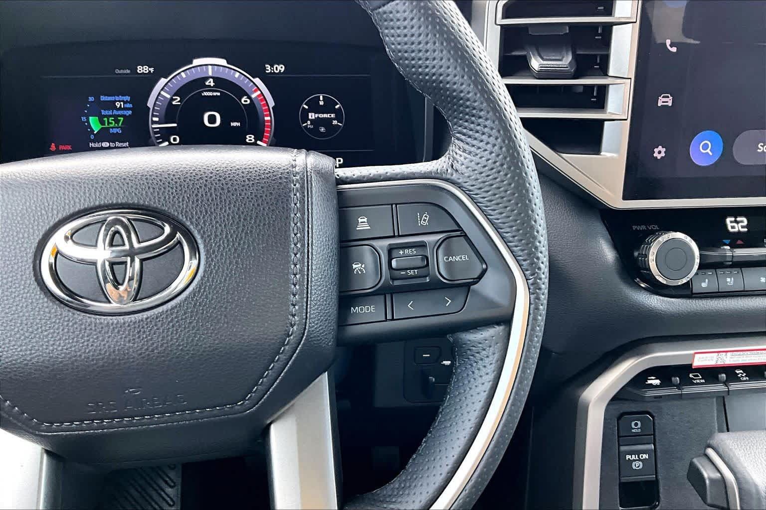 Used 2026 Toyota Tundra Limited AWD/4WD image 25