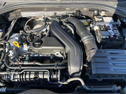 Used 2025 Volkswagen Jetta SE image 25