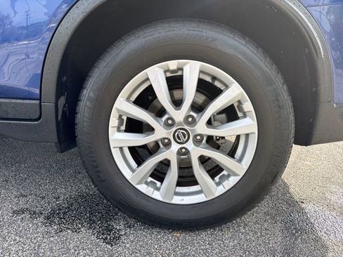 Used 2020 Nissan Rogue SV image 9