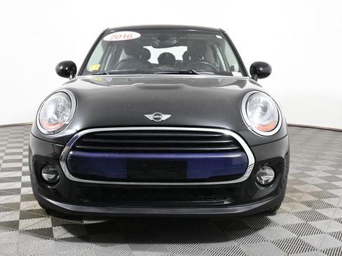 Used 2016 MINI Cooper 4-Door Hardtop image 9