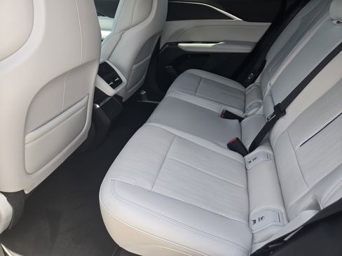 New 2025 Cadillac Lyriq Luxury image 20