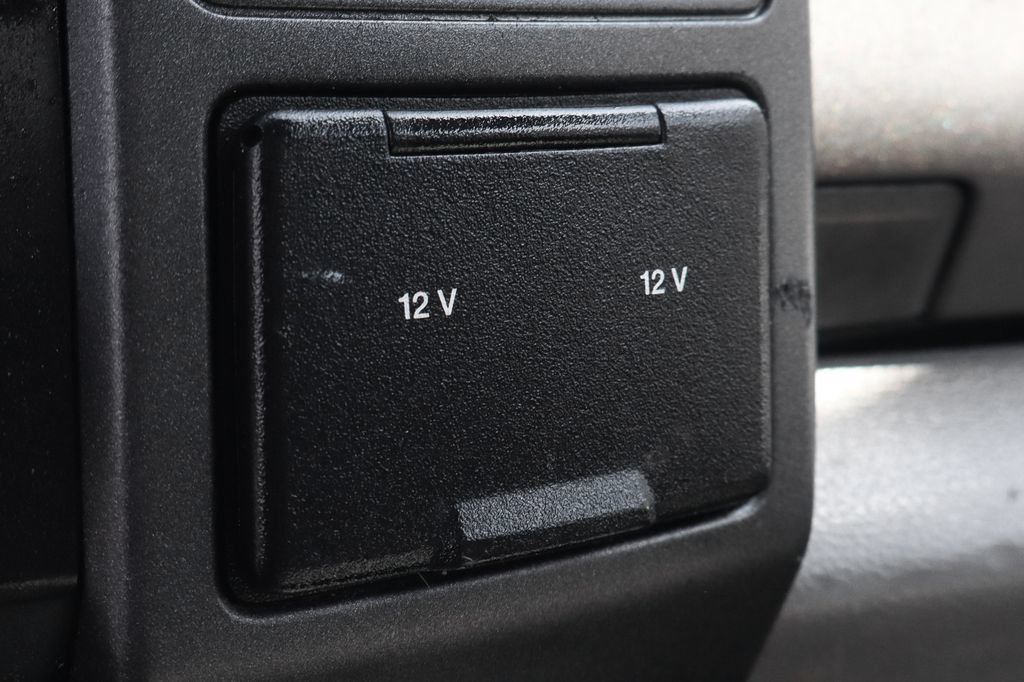 Used 2017 Ford F550 2WD Regular Cab Super Duty image 34