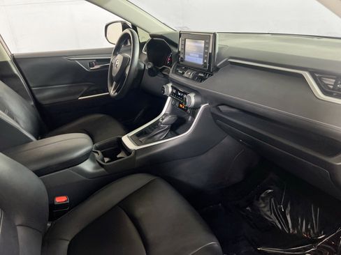 Used 2019 Toyota RAV4 XLE Premium w/ Cold Weather Package AWD/4WD image 28