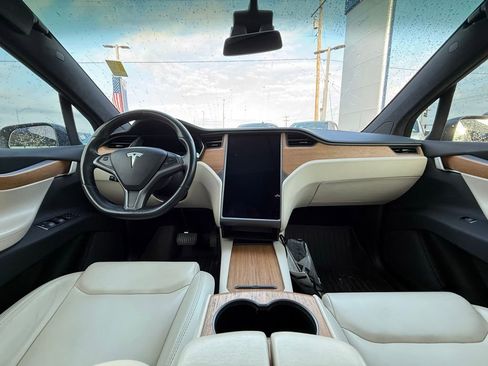 Used 2020 Tesla Model X Long Range image 28