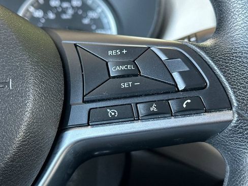 Used 2021 Nissan Versa SV FWD image 25