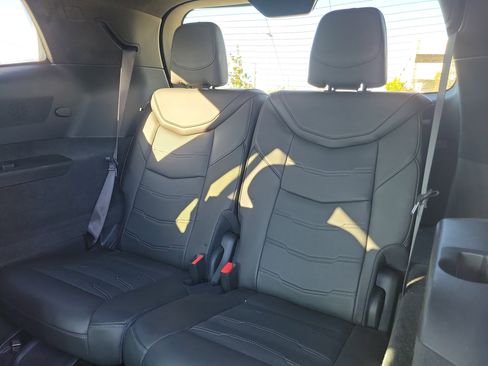 Used 2020 Cadillac XT6 Premium Luxury w/ Platinum Package image 14