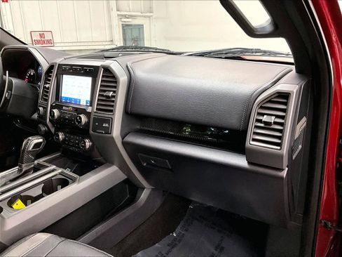 Used 2018 Ford F150 Raptor w/ Equipment Group 802A Luxury image 18