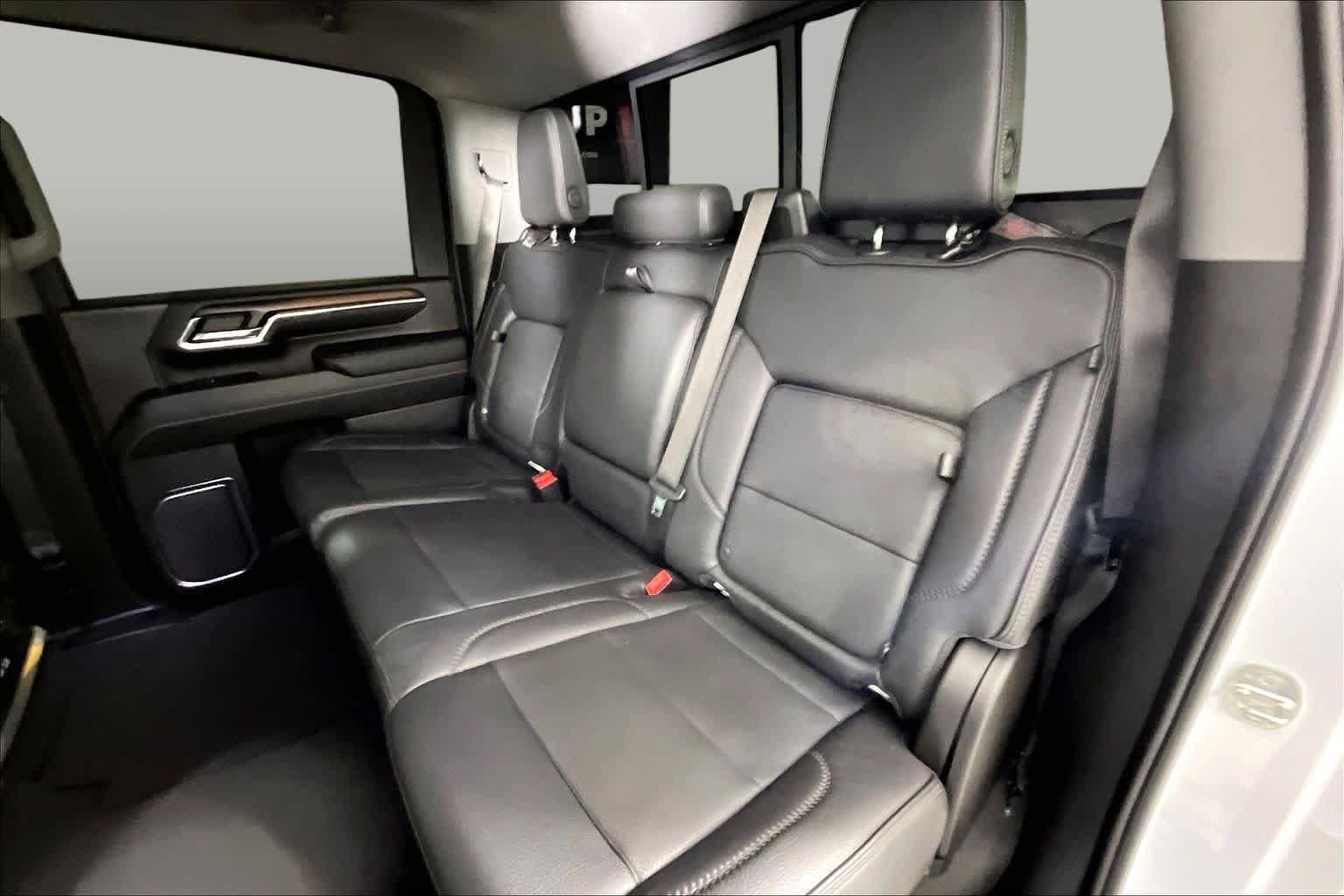 Used 2024 GMC Sierra 2500 Denali w/ Denali Reserve Package AWD/4WD image 18