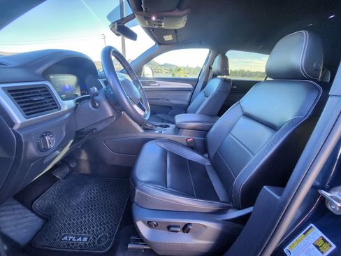 Used 2022 Volkswagen Atlas Cross Sport SE image 10