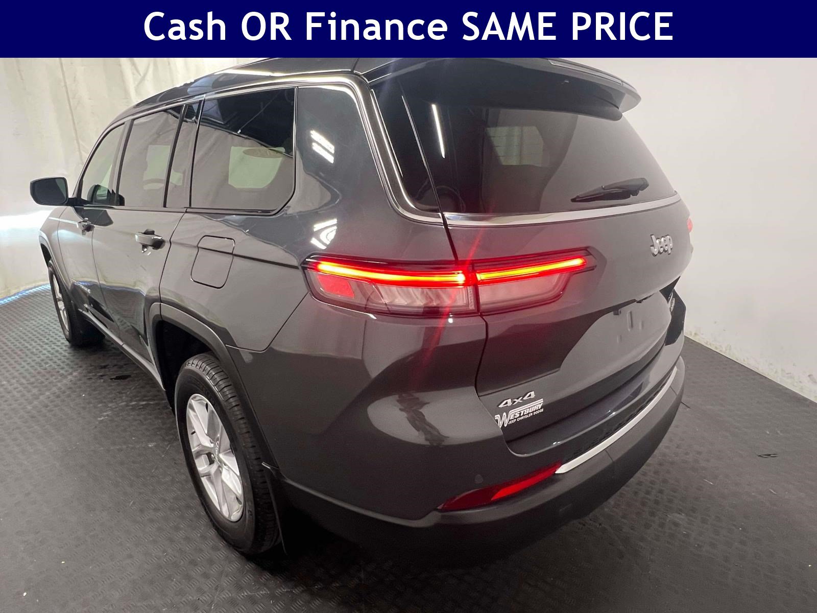 Certified 2025 Jeep Grand Cherokee L Laredo AWD/4WD image 10