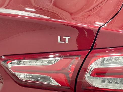 Used 2020 Chevrolet Malibu LT FWD image 39