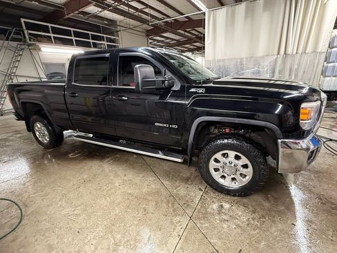Used 2015 GMC Sierra 2500 SLE w/ SLE Preferred Package image 4