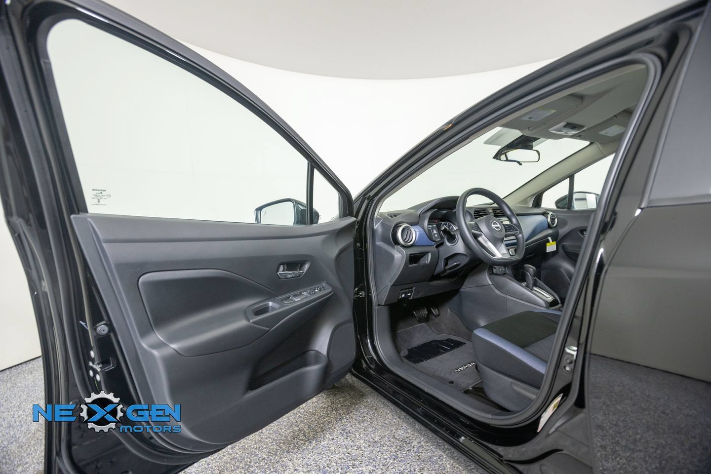 Used 2025 Nissan Versa SV w/ Trunk Package FWD image 12
