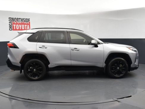 Used 2022 Toyota RAV4 SE AWD/4WD image 5