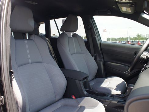Used 2023 Toyota Corolla Cross AWD Hybrid image 21