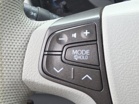 Used 2013 Toyota Sienna XLE FWD image 30