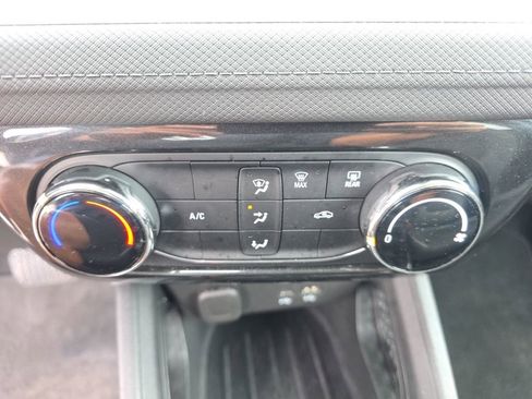 Used 2024 Chevrolet TrailBlazer LT AWD/4WD image 19