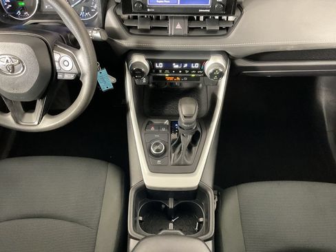 Used 2022 Toyota RAV4 LE AWD/4WD image 14