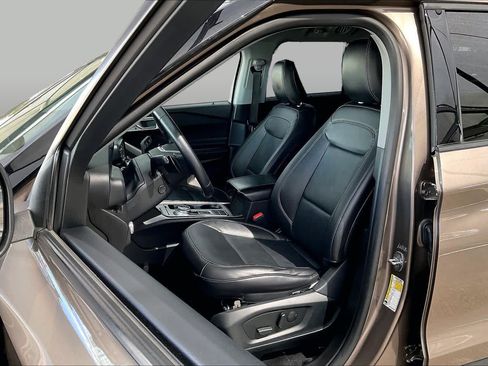 Used 2021 Ford Explorer Limited w/ Hybrid Equipment Group 310A RWD image 8