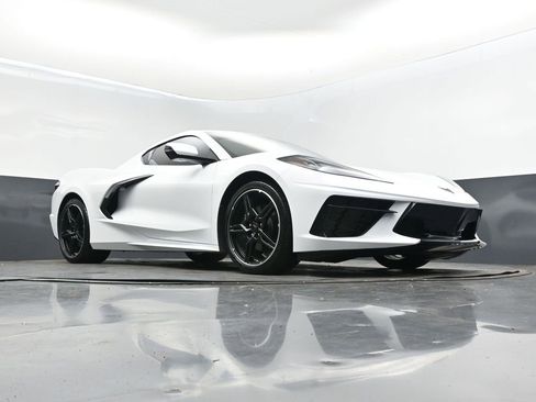 Used 2025 Chevrolet Corvette Stingray Coupe w/ 1LT image 40