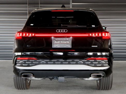 Used 2025 Audi Q5 Premium w/ Premium Plus AWD/4WD image 15