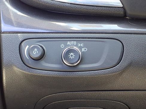 Used 2020 Buick Encore Preferred w/ Safety Package AWD/4WD image 19