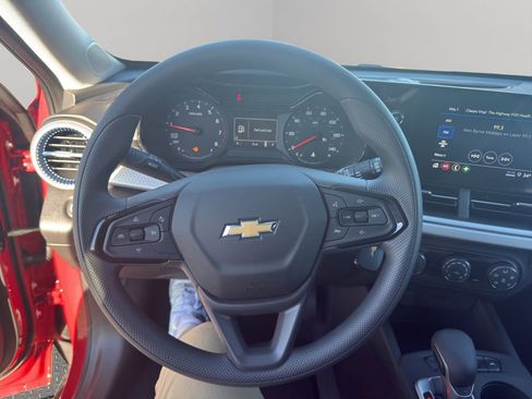 New 2026 Chevrolet Trax LS image 11